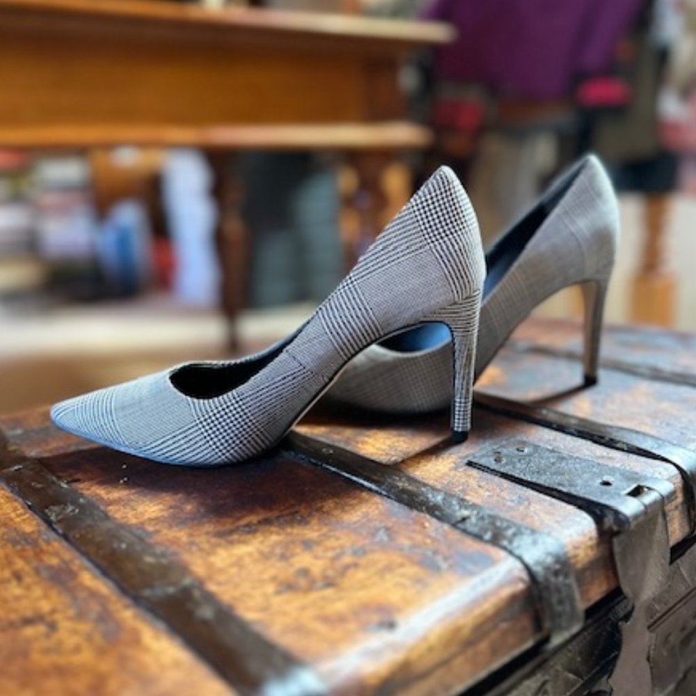 BROOKS BROTHERS Gray Glen Plaid Pointed Heels – 6 ½